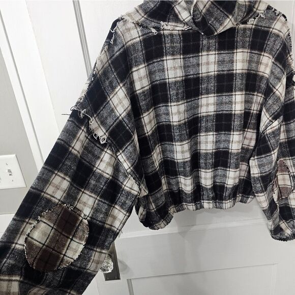 Pol womens flannel zip up jacket with hood and elbow patches. Sz m - Picture 3 of 6